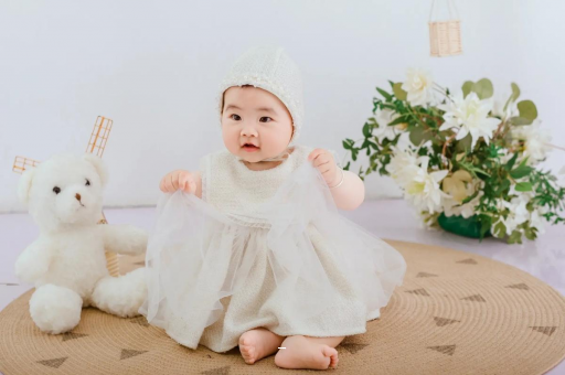 万宁宝宝几个月抬头